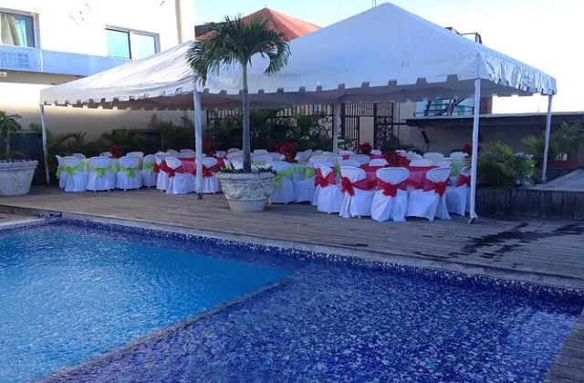 Hotel Golden House boda piscina